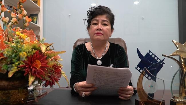 Bà Dung Bình Dương lại khiến dư luận xôn xao khi khẳng định bản thân chưa tha thứ hay thấu hiểu cho Trúc Anh như bài viết của nữ diễn viên viết. Bà Dung Bình Dương lại khiến dư luận xôn xao khi khẳng định bản thân chưa tha thứ hay thấu hiểu cho Trúc Anh như bài viết của nữ diễn viên viết.