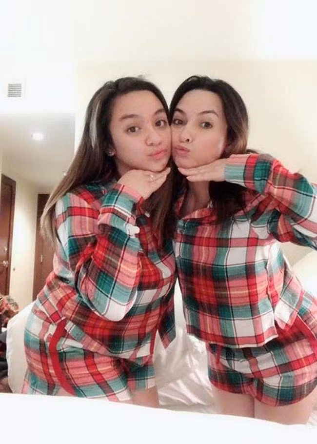 Phi Nhung và con gái ruột đang làm y tá ở nước ngoài. Phi Nhung và con gái ruột đang làm y tá ở nước ngoài.