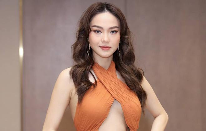 Nhan sắc của Minh Hằng thay đổi khiến nghi vấn cô đụng chạm "dao kéo" xuất hiện. Nhan sắc của Minh Hằng thay đổi khiến nghi vấn cô đụng chạm "dao kéo" xuất hiện.