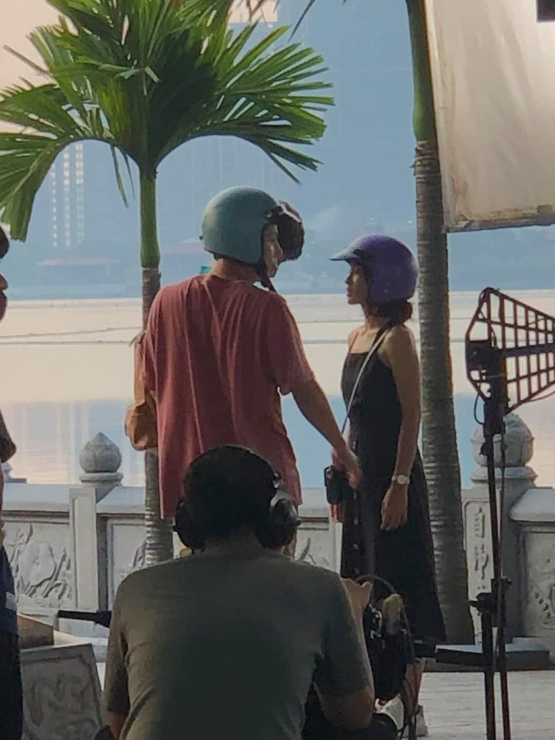 Nhưng sau đó, Nhi lại đội mũ bảo hiểm để về cùng Đăng?