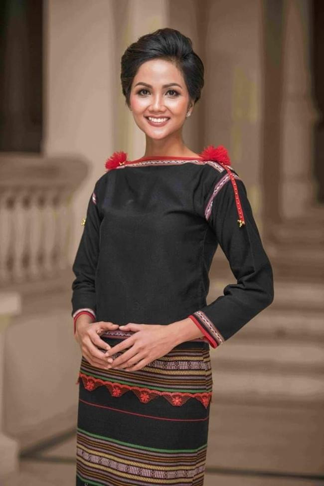 Hình ảnh mộc mạc, giản dị của H'Hen Niê đã quen thuộc với khán giả. Hình ảnh mộc mạc, giản dị của H'Hen Niê đã quen thuộc với khán giả.