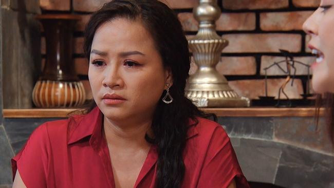 Bà Sa khó có thể yêu thương hết lòng đứa con gái do bị cưỡng bức mà sinh ra. Bà Sa khó có thể yêu thương hết lòng đứa con gái do bị cưỡng bức mà sinh ra.