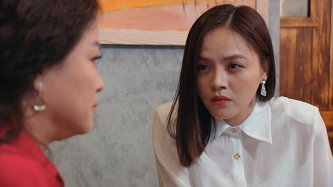 "Xù lông" mọi lúc mọi nơi là sự bất hạnh và biểu hiện của nỗi sợ bị tổn thương của Khánh Thy. "Xù lông" mọi lúc mọi nơi là sự bất hạnh và biểu hiện của nỗi sợ bị tổn thương của Khánh Thy.