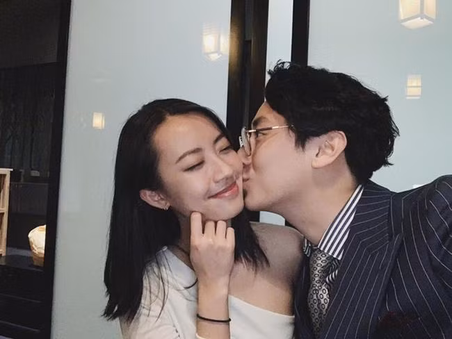 Hiện tại, Rocker Nguyễn đang có chuyện tình đẹp khiến nhiều người ngưỡng mộ. - Ảnh: FBNV.