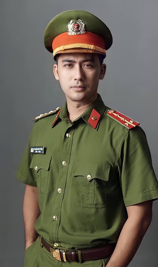 Nhiều khán giả còn ưu ái khẳng định Bảo Anh là chàng công an đẹp trai bậc nhất của màn ảnh Việt. Nhiều khán giả còn ưu ái khẳng định Bảo Anh là chàng công an đẹp trai bậc nhất của màn ảnh Việt.