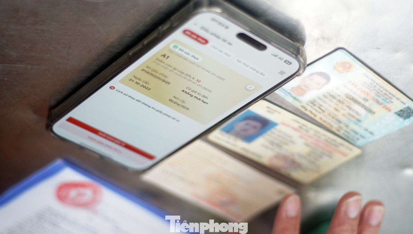 GPLX được tích hợp trên ứng dụng VNeID và điểm GPLX. GPLX được tích hợp trên ứng dụng VNeID và điểm GPLX.