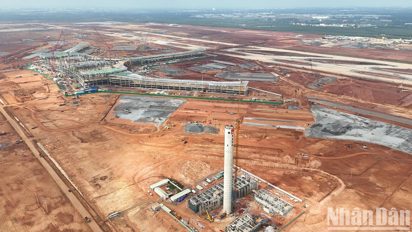 Đối với xây dựng đường cất hạ cánh thứ 2, hiện nay, Tổng Công ty Cảng hàng không Việt Nam (ACV) đã lựa chọn đơn vị tư vấn thiết kế và đơn vị tư vấn; lập, thẩm tra thiết kế cơ sở. Đồng thời, lập, thẩm tra hồ sơ báo cáo nghiên cứu khả thi điều chỉnh Dự án thành phần 3, Dự án đầu tư xây dựng sân bay Long Thành giai đoạn 1. Đối với xây dựng đường cất hạ cánh thứ 2, hiện nay, Tổng Công ty Cảng hàng không Việt Nam (ACV) đã lựa chọn đơn vị tư vấn thiết kế và đơn vị tư vấn; lập, thẩm tra thiết kế cơ sở. Đồng thời, lập, thẩm tra hồ sơ báo cáo nghiên cứu khả thi điều chỉnh Dự án thành phần 3, Dự án đầu tư xây dựng sân bay Long Thành giai đoạn 1.