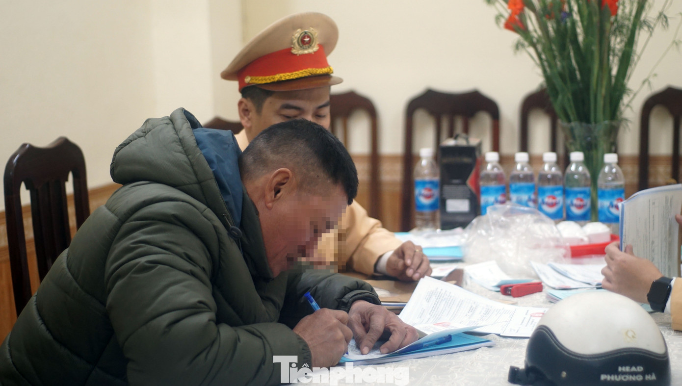 Tài xế vi phạm nồng độ cồn ở mức "kịch khung" ngoài bị phạt tiền bị tạm giữ phương tiện, tước GPLX 22-24 tháng. Ảnh: Thanh Hà