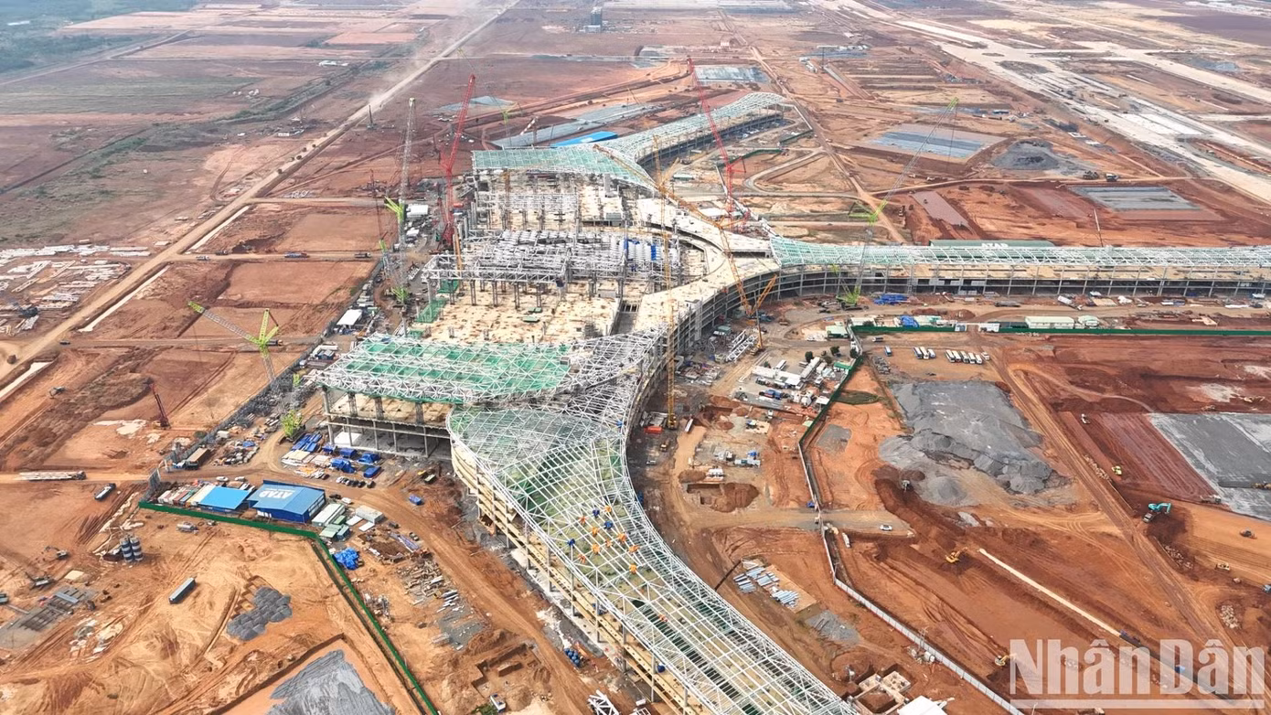 Các gói thầu khác của dự án sân bay Long Thành đang được ACV chỉ đạo các nhà thầu đẩy nhanh tiến độ thi công, bảo đảm đưa vào khai thác đồng bộ vào tháng 9/2026. Các gói thầu khác của dự án sân bay Long Thành đang được ACV chỉ đạo các nhà thầu đẩy nhanh tiến độ thi công, bảo đảm đưa vào khai thác đồng bộ vào tháng 9/2026.