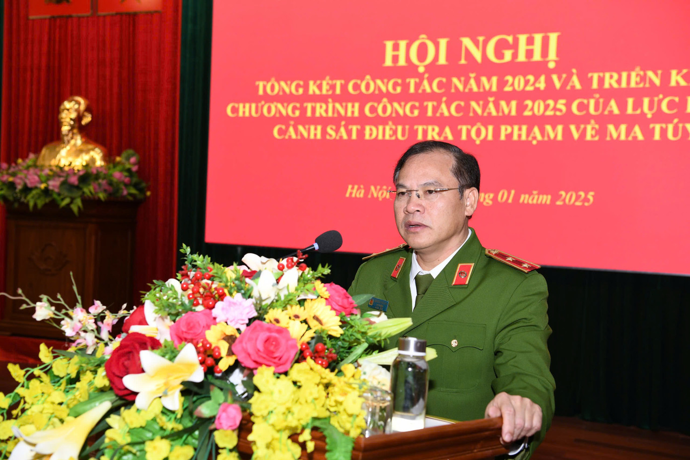 Trung tướng Nguyễn Văn Long, Thứ trưởng Bộ Công an dự và phát biểu chỉ đạo tại hội nghị.