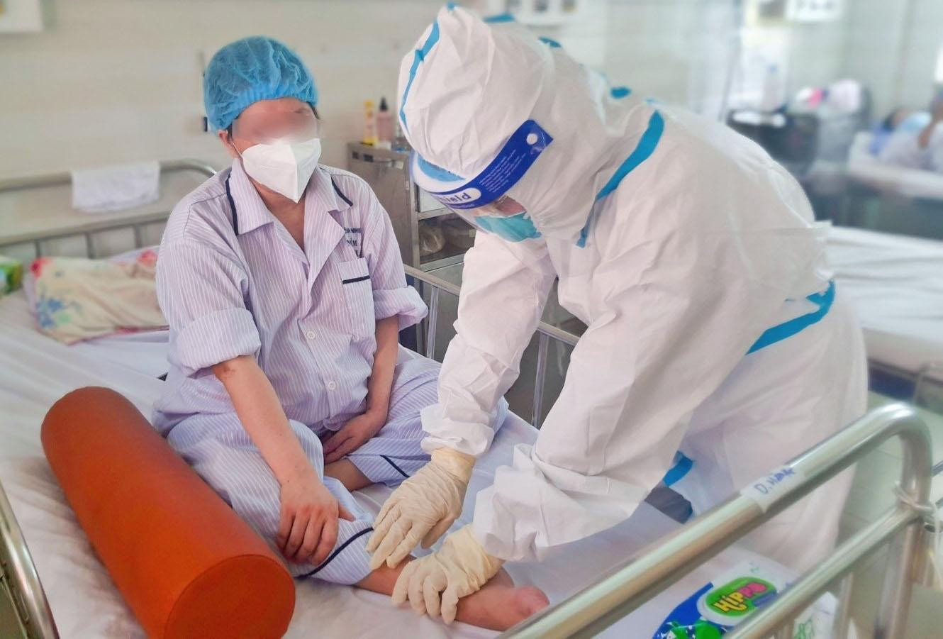 Sau gần 2 tháng điều trị, mẹ con chị D.H. đã vượt qua nguy kịch, đủ điều kiện xuất viện