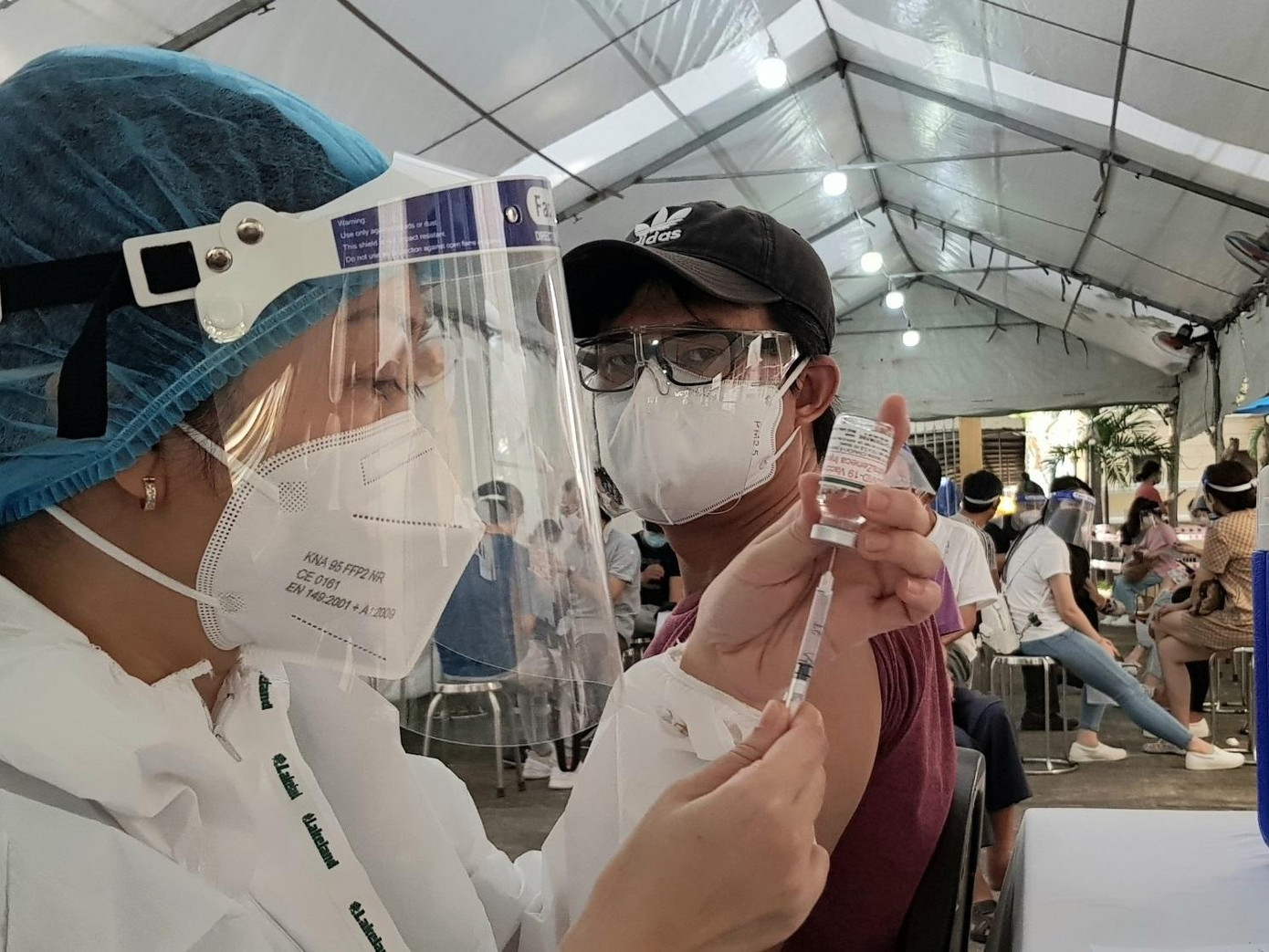 Nỗ lực tiêm chủng cho cộng đồng của thành phố đã mang lại hiệu quả rất tích cực trong cuộc chiến chống dịch