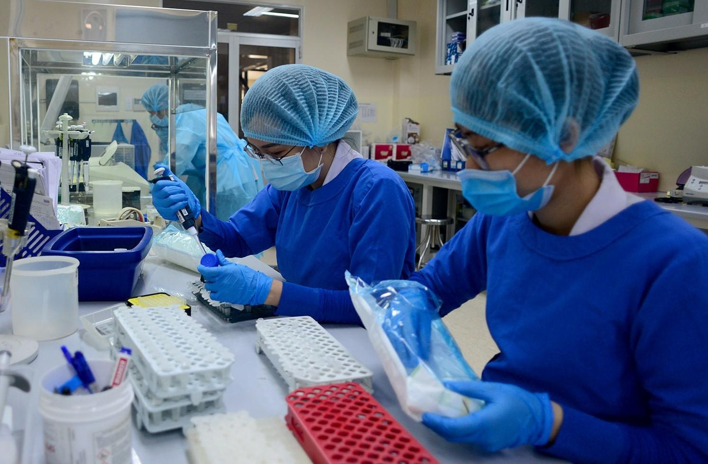 Việc mua sắm kit test xét nghiệm trong phòng chống dịch thời gian qua tại TPHCM rất lớn