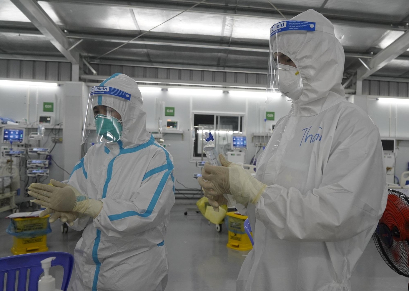 Các bác sĩ được chi viện đã trở thành ân nhân của Thành phố trong cuộc chiến chống dịch