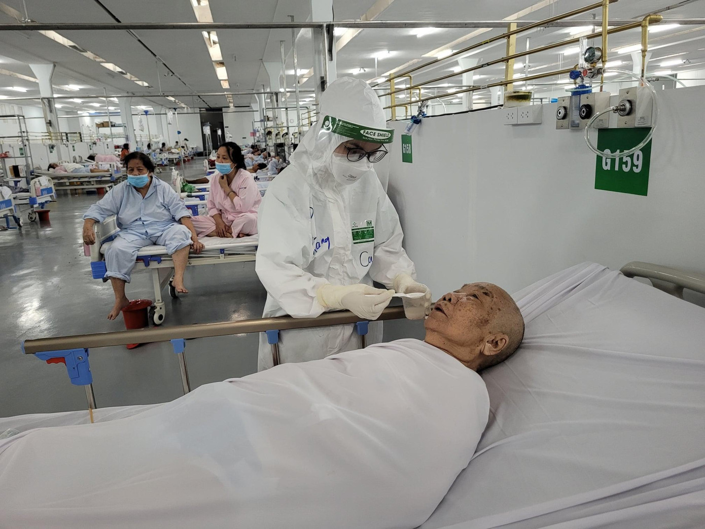 Bệnh viện Trung ương Huế sẽ tiếp tục hỗ trợ TPHCM chống dịch từ nay đến cuối năm 2021 Bệnh viện Trung ương Huế sẽ tiếp tục hỗ trợ TPHCM chống dịch từ nay đến cuối năm 2021