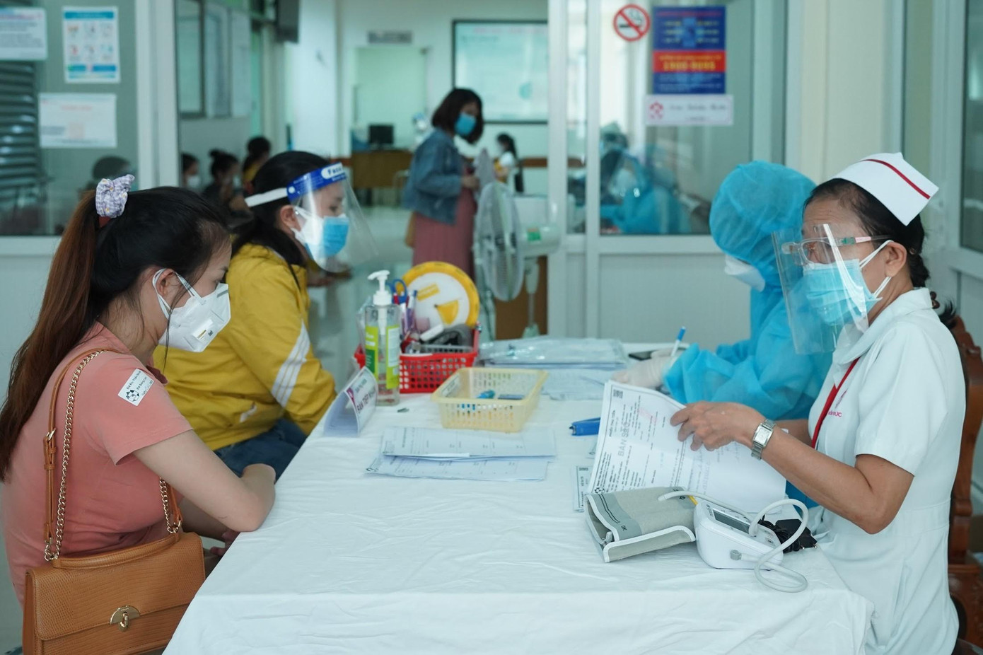 TPHCM đang huy động nhiều lực lượng cùng tham gia công tác phòng chống dịch COVID-19 (Ảnh: Phạm Nguyễn) TPHCM đang huy động nhiều lực lượng cùng tham gia công tác phòng chống dịch COVID-19 (Ảnh: Phạm Nguyễn)