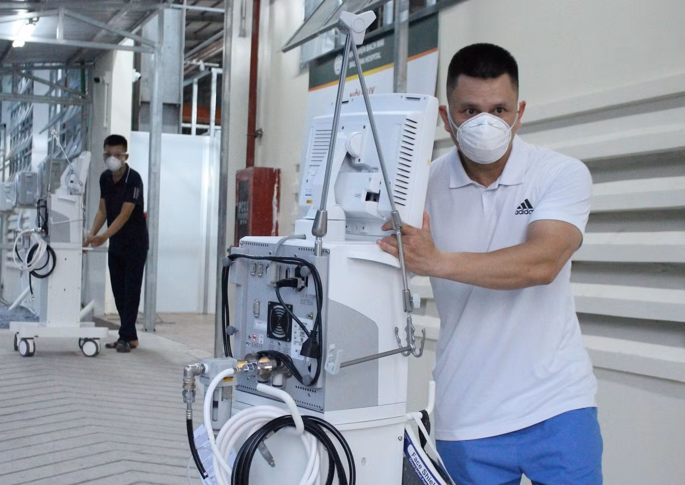 Chỉ trong thời gian ngắn, Bệnh viện Bạch Mai đã thiết lập, vận hành Trung tâm Hồi sức COVID-19 tại TPHCM Chỉ trong thời gian ngắn, Bệnh viện Bạch Mai đã thiết lập, vận hành Trung tâm Hồi sức COVID-19 tại TPHCM