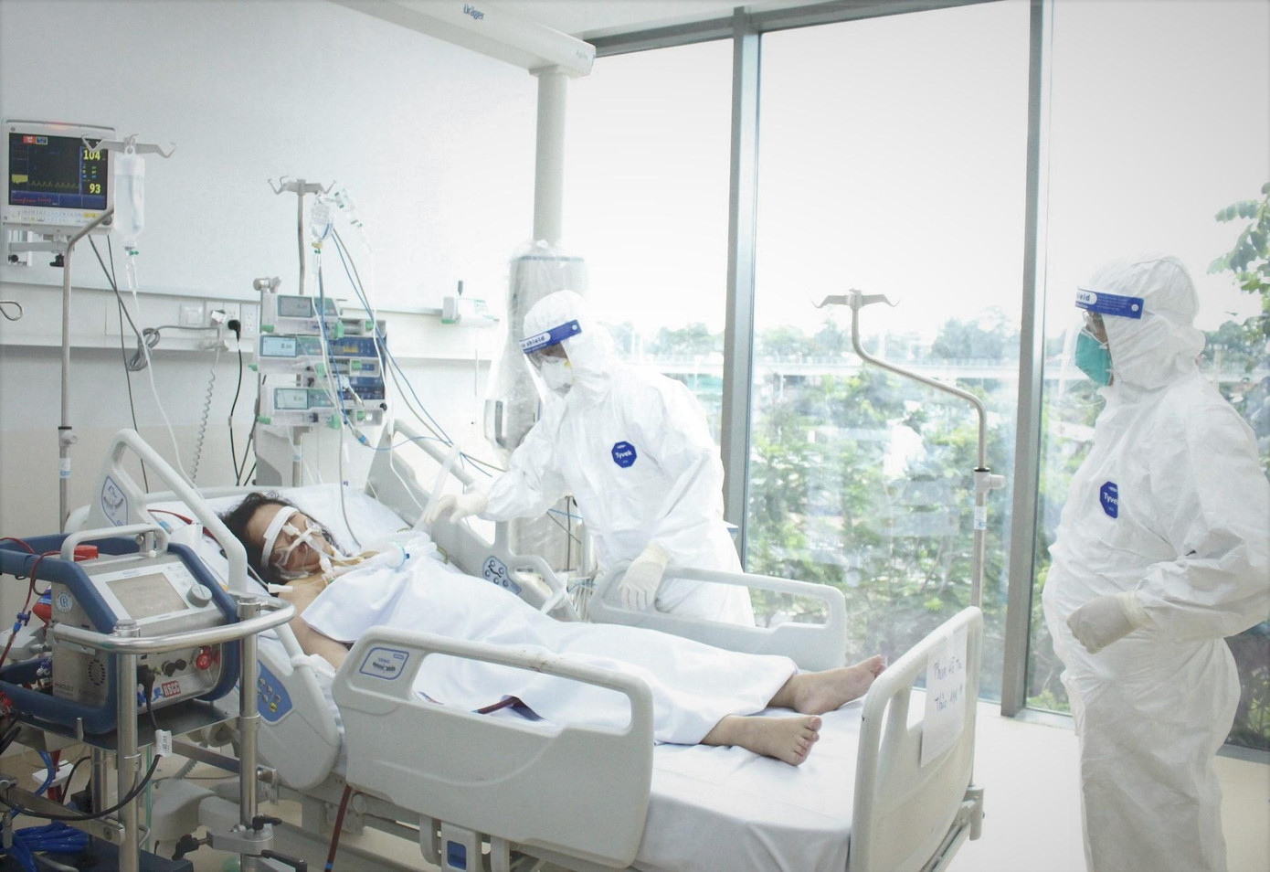 Một bệnh nhân COVID-19 được điều trị tích cực sau khi bị bão Cytokine tấn công Một bệnh nhân COVID-19 được điều trị tích cực sau khi bị bão Cytokine tấn công