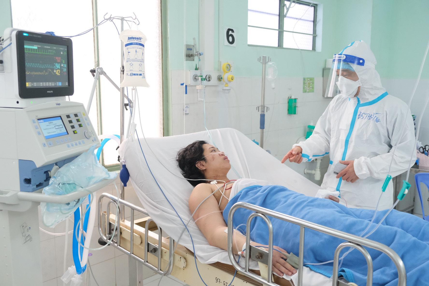 Dịch COVID-19 đang gia tăng trở lại nhưng TPHCM đã kiểm soát tốt nguy cơ bệnh diễn tiến nặng, tử vong Dịch COVID-19 đang gia tăng trở lại nhưng TPHCM đã kiểm soát tốt nguy cơ bệnh diễn tiến nặng, tử vong