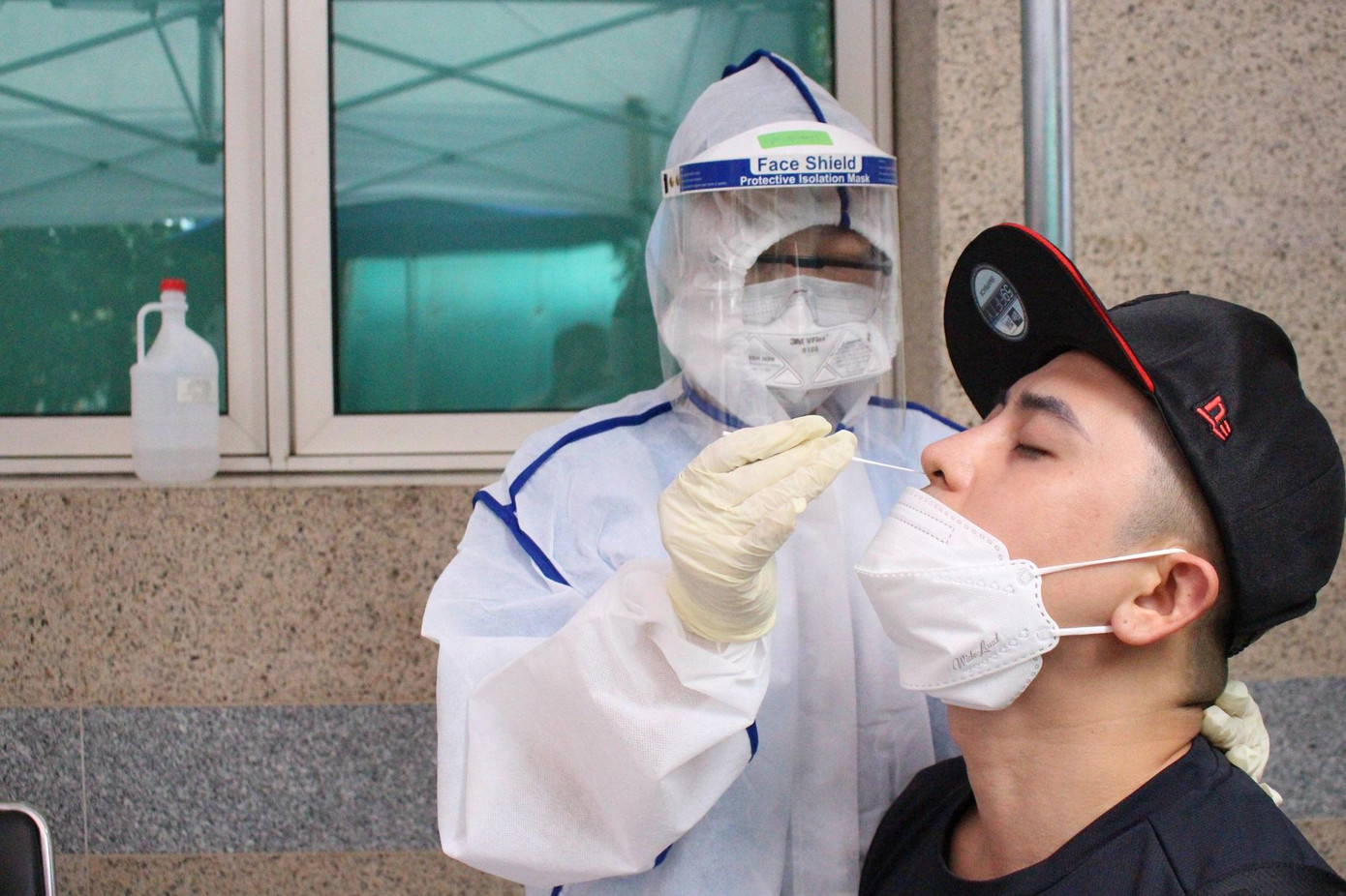 Hoạt động xét nghiệm tại các bệnh viện sẽ không thực hiện trên tất cả người bệnh mà chỉ tập trung trên nhóm có yếu tố nguy cơ