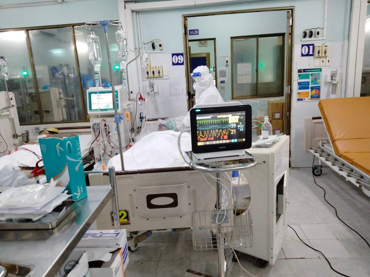 3 trường hợp nguy kịch đang được tiếp tục chăm sóc điều trị tại Bệnh viện Nguyễn Tri Phương 3 trường hợp nguy kịch đang được tiếp tục chăm sóc điều trị tại Bệnh viện Nguyễn Tri Phương