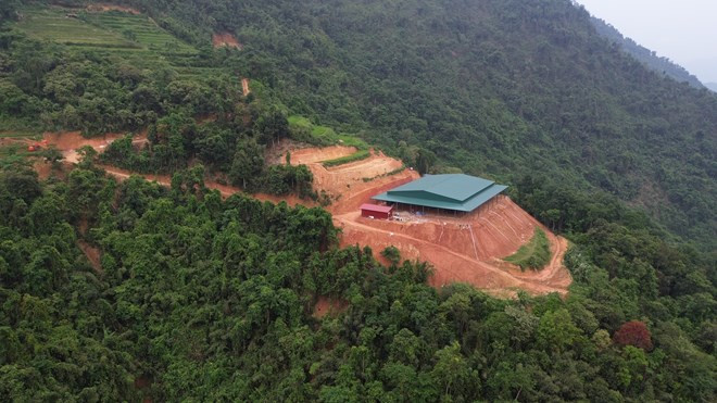 Khu vực xây dựng trái phép, san lấp trái phép trên đất rừng xảy ra tại xã Đồng Chum (huyện Đà Bắc, tỉnh Hòa Bình). Ảnh: Minh Chuyên.