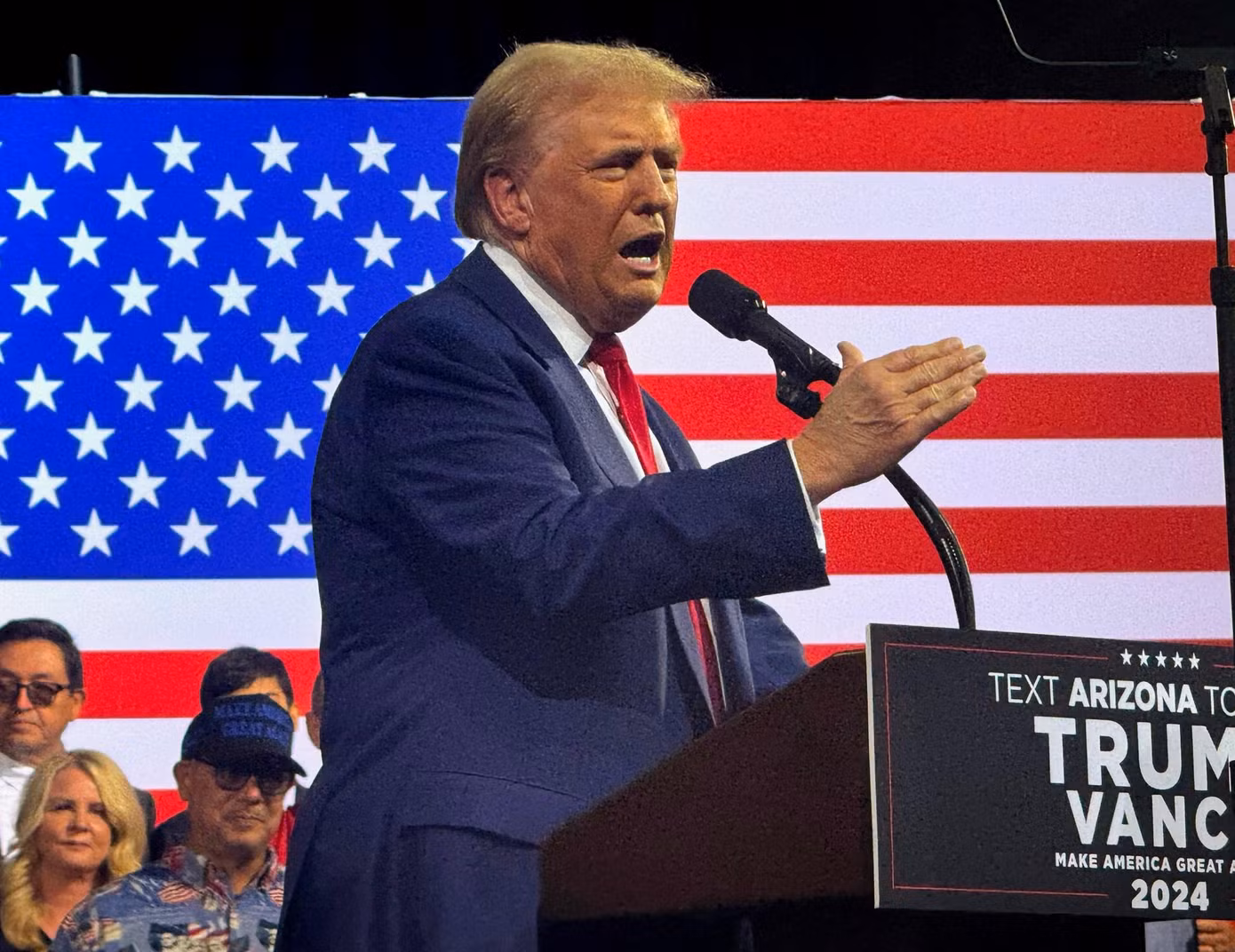 Ông Trump từng tuyên bố Taylor phải trả giá vì chống lại ông. Ảnh: SplashNews.com. Ông Trump từng tuyên bố Taylor phải trả giá vì chống lại ông. Ảnh: SplashNews.com.