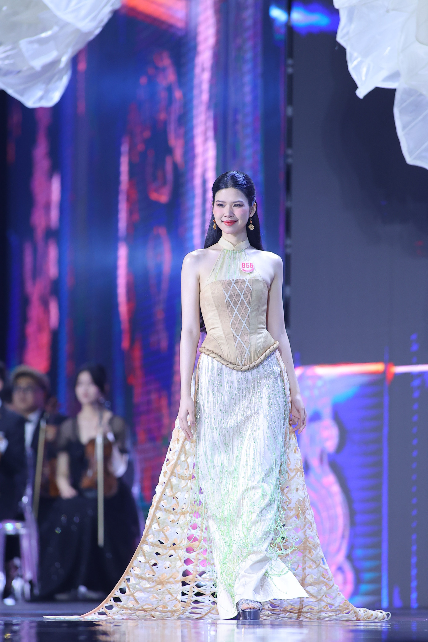 Linh Đan kể bố mẹ và bạn bè vui mừng khi cô được lọt vào top 25 Hoa hậu Việt Nam 2024.