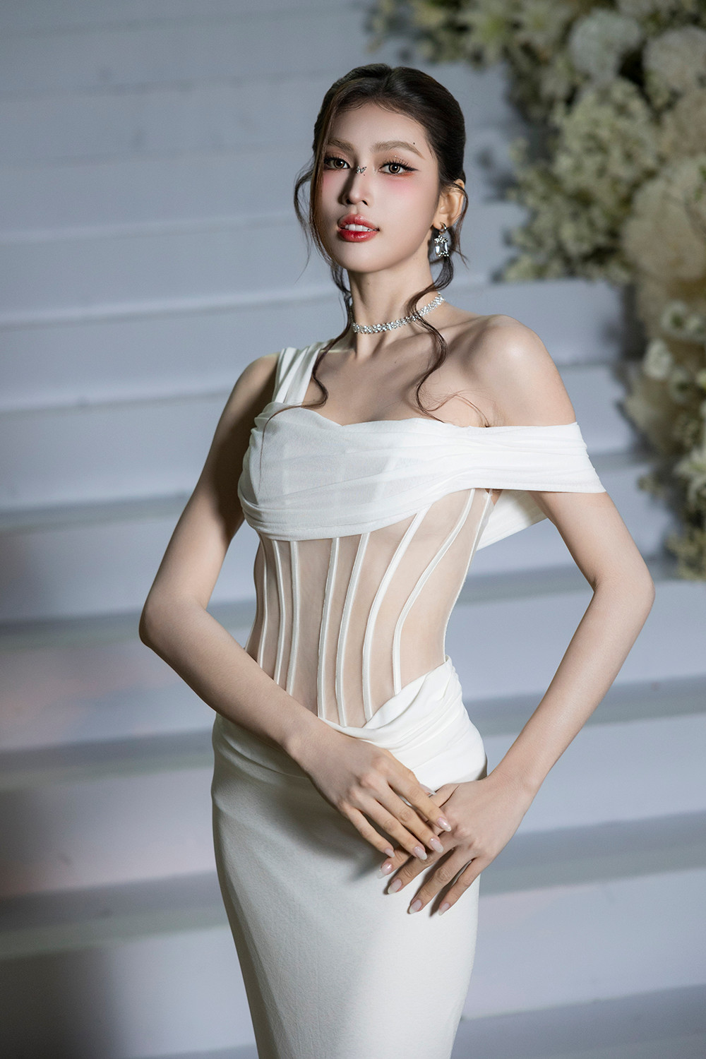 Á hậu Ngọc Thảo xuất hiện với ngoại hình khác lạ.