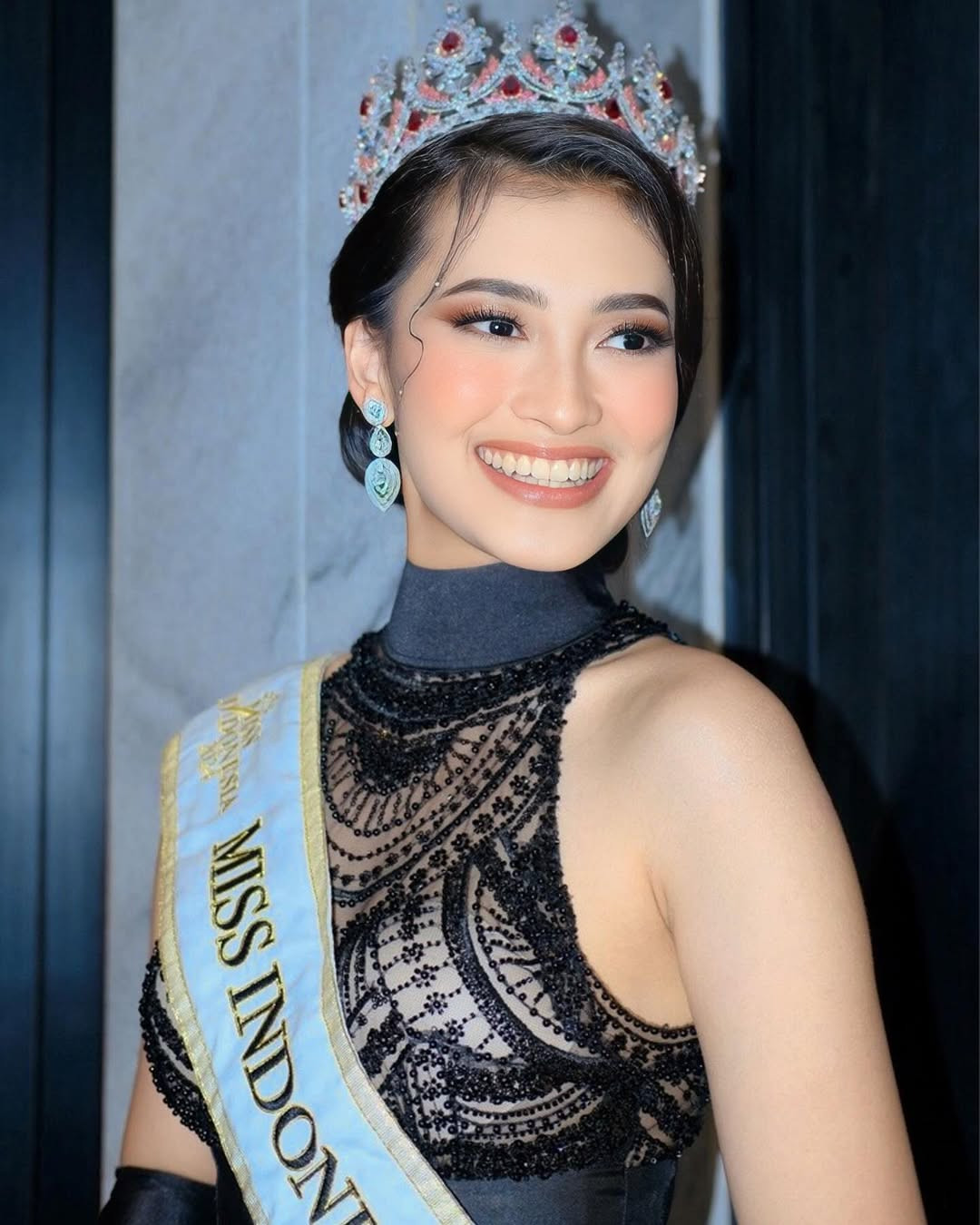 Trong thời gian học tập, Monica tham gia nhiều hoạt động ngoại khóa. Cô từng tham gia xây dựng làng nghệ thuật ở miền trung Java và cung cấp công nghệ cho một ngôi làng thông minh khác ở phía trung Java, Indonesia.