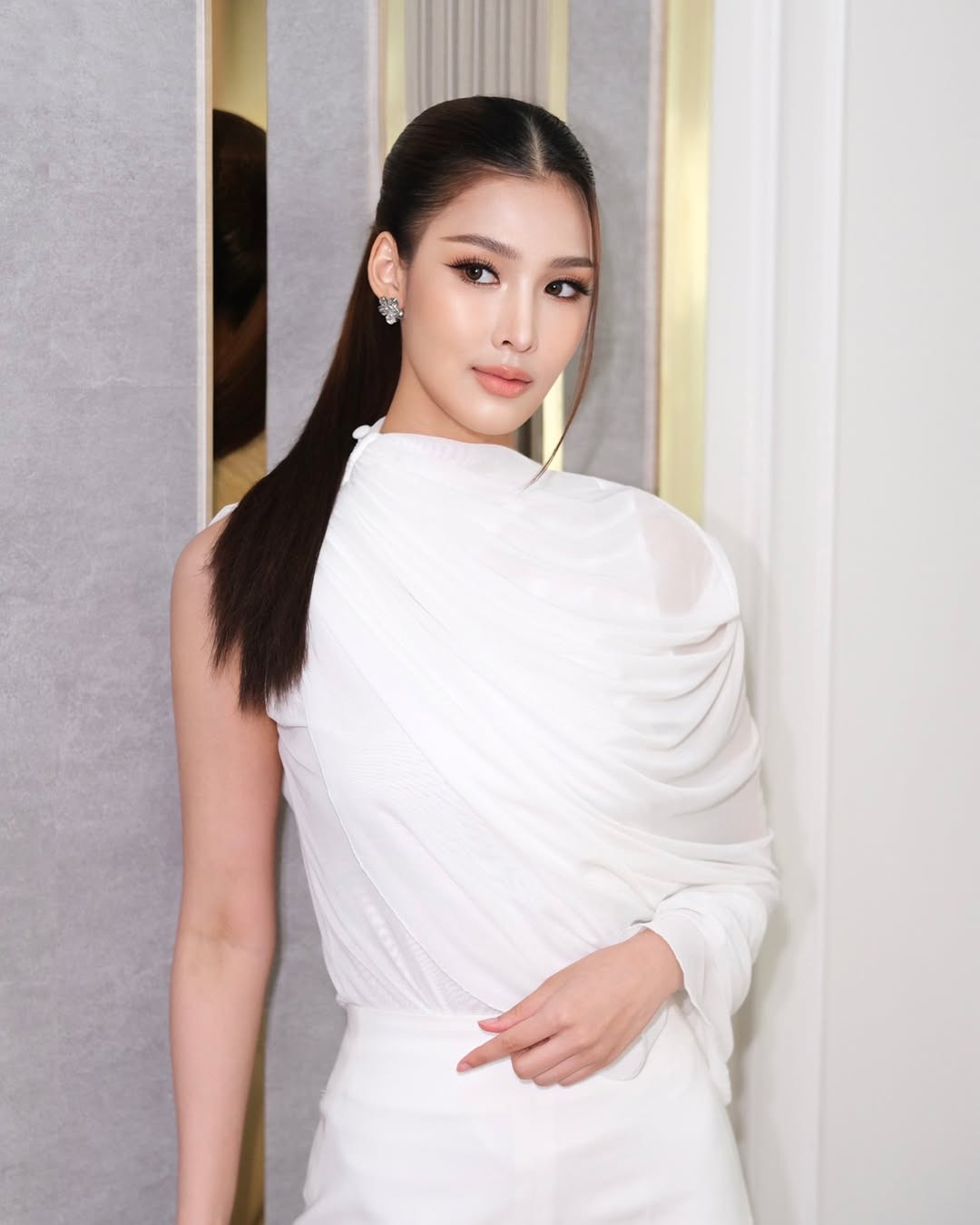 Tân Hoa hậu Thái Lan đang theo đuổi dự án nâng cao nhận thức về ung thư vú. Cô đã hợp tác với Viện Ung thư Quốc gia để thực hiện bài hát Let’s Get Checked, nhằm mục đích tuyên truyền nhận thức về ung thư vú, đặc biệt là trong thế hệ trẻ.