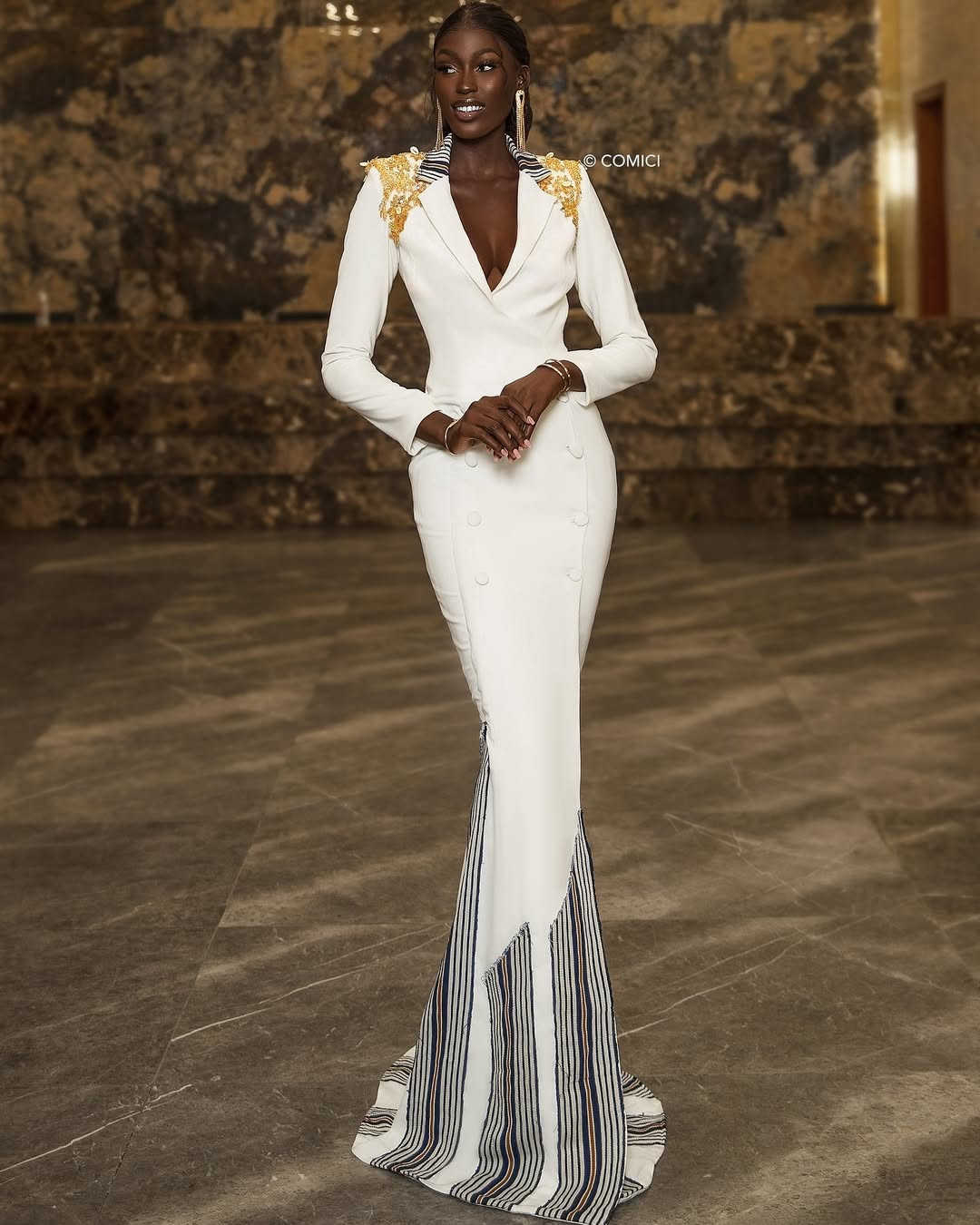 “Khi một phụ nữ vươn lên, cô ấy sẽ nâng đỡ những người xung quanh mình”, Fatoumata chia sẻ. Cô hy vọng có thể truyền tải câu chuyện và thông điệp của mình qua cuộc thi Hoa hậu Thế giới 2025.