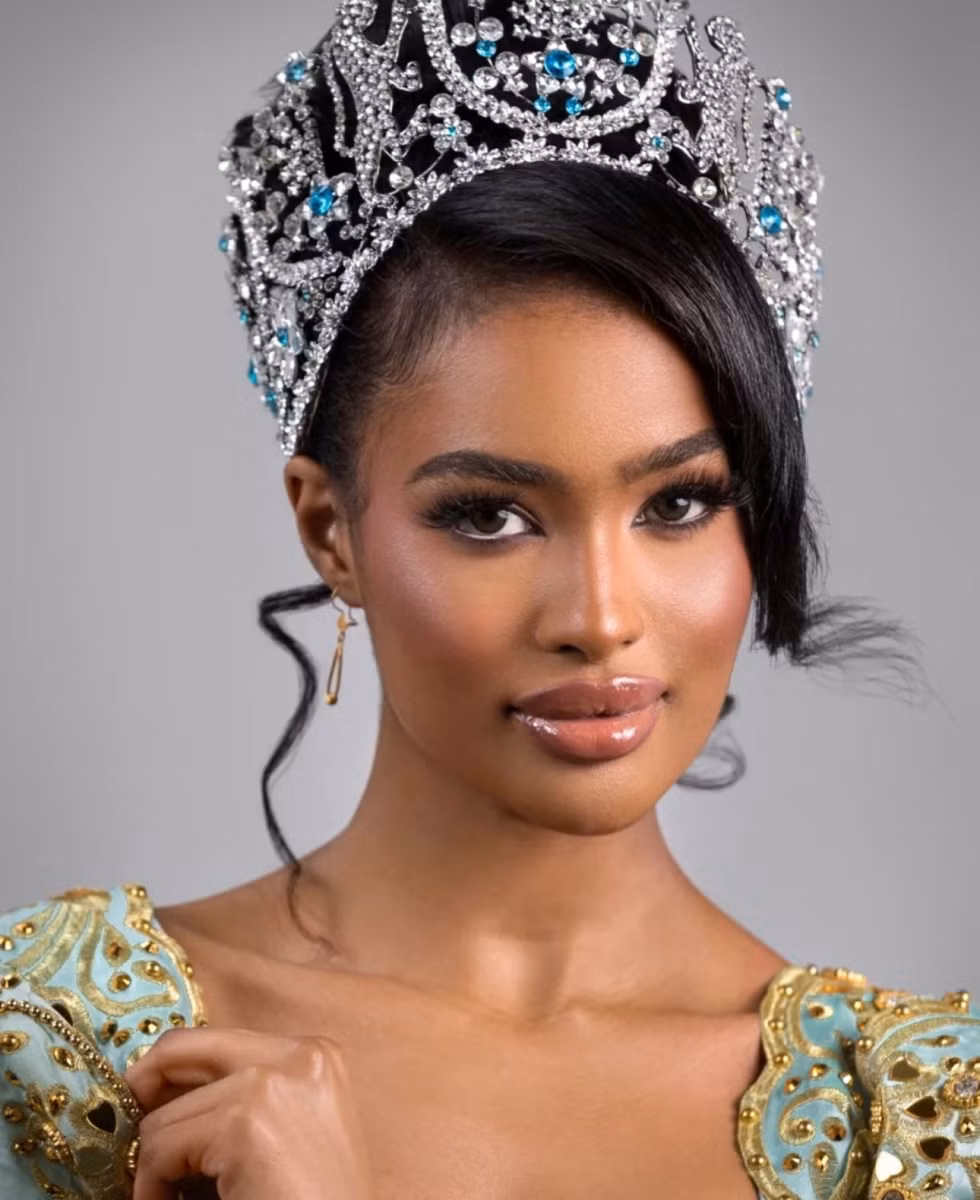 Cận nhan sắc Zainab Jama.