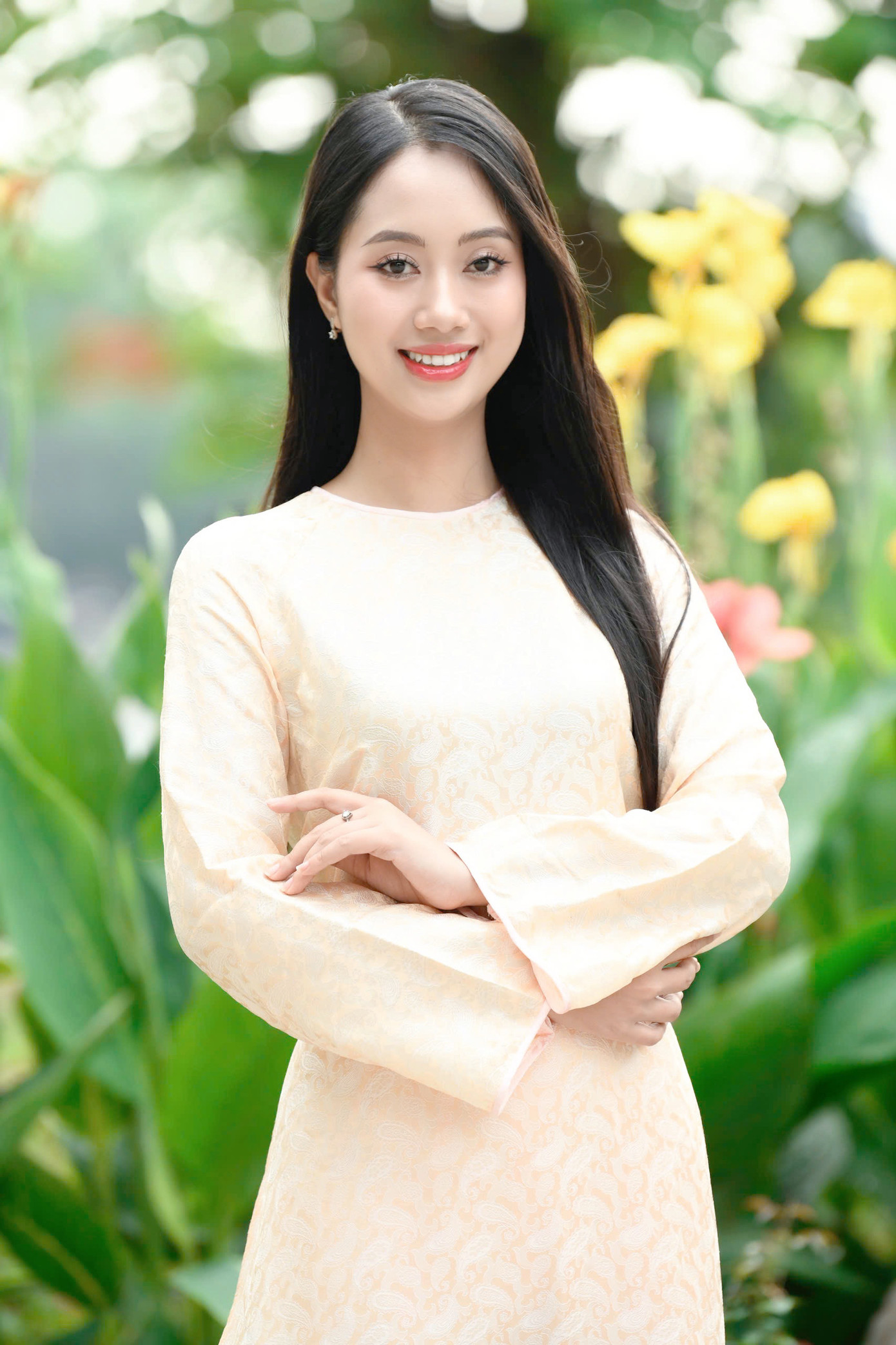 Mai Phương nói cô có sự cầu tiến, cố gắng và luôn nỗ lực truyền cảm hứng từ câu chuyện của riêng mình. Cô cho rằng yếu tố học vấn của mình cũng là một điểm cộng với sự uy tín từ ngôi trường Đại học nằm trong top đầu và đặc thù ngành học về dược. "Tuy nhiên, tôi nghĩ rằng mình được chọn vào top 25 còn do các yếu tố khác như kỹ năng mềm, tố chất cá nhân, sự phù hợp với tiêu chí cuộc thi...", cô nói. Mai Phương nói cô có sự cầu tiến, cố gắng và luôn nỗ lực truyền cảm hứng từ câu chuyện của riêng mình. Cô cho rằng yếu tố học vấn của mình cũng là một điểm cộng với sự uy tín từ ngôi trường Đại học nằm trong top đầu và đặc thù ngành học về dược. "Tuy nhiên, tôi nghĩ rằng mình được chọn vào top 25 còn do các yếu tố khác như kỹ năng mềm, tố chất cá nhân, sự phù hợp với tiêu chí cuộc thi...", cô nói.