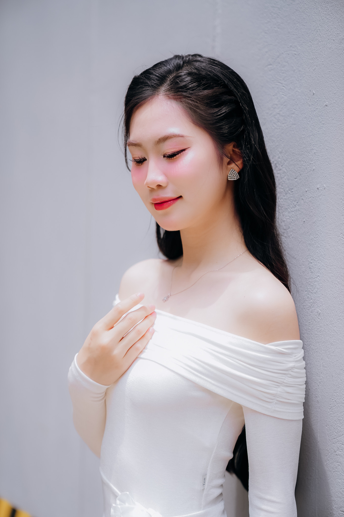 Thu Hằng cho biết cô thấy xúc động và hạnh phúc khi được xướng tên vào top 25 thí sinh của vòng chung kết Hoa hậu Việt Nam 2024. “Đó là sự cố gắng của tôi trong suốt hành trình vừa qua. Chắc chắn, tôi sẽ tận hưởng từng khoảnh khắc, trân trọng cơ hội này, và cố gắng hết sức hơn nữa trong đêm chung kết”, cô nói.