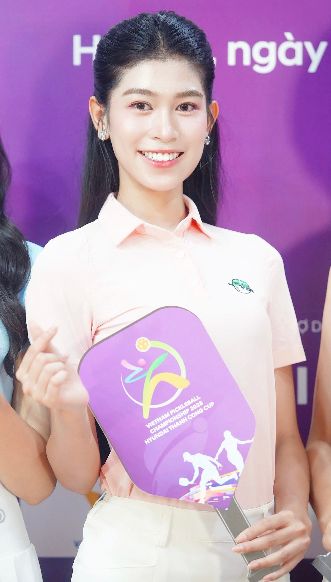 Thí sinh Nguyễn Thanh Thảo cho biết cô có chơi Pickleball và đây là môn giúp cô nâng cao sức khoẻ, thể lực và gắn kết với mọi người xung quanh. &quot;Tôi thấy rằng Pickleball không đơn thuần là trào lưu mà là bộ môn mang tính cộng đồng cao, dễ tiếp cận mọi lứa tuổi đồng thời rèn luyện sự phản xạ, linh hoạt và tạo sự kết nối giữa người chơi. Tôi tin rằng ai đã thật sự trải nghiệm cũng sẽ cảm nhận được tinh thần thể thao của bộ môn này&quot;, cô nói.