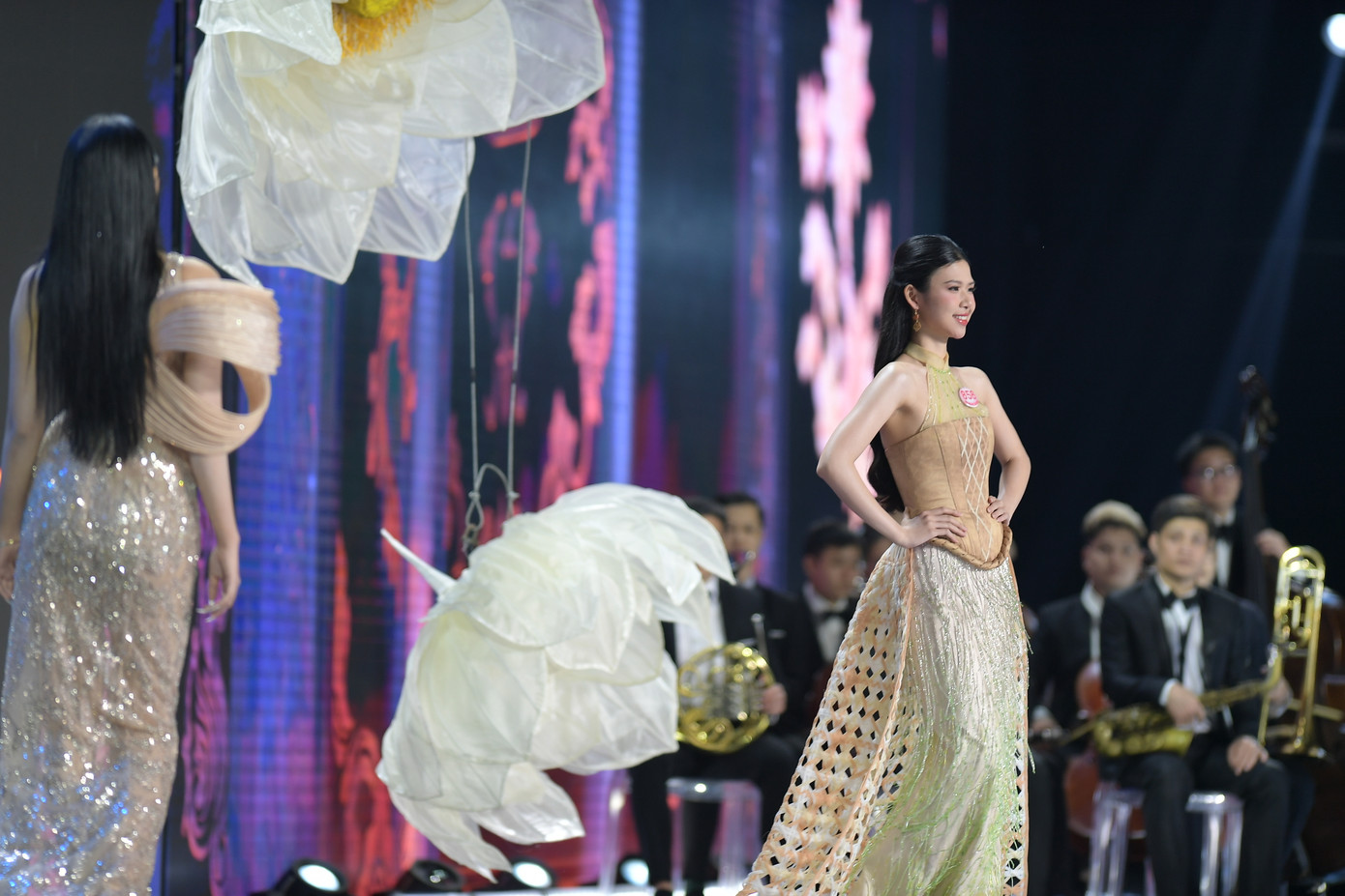 Linh Đan cho biết cô luôn thể hiện con người thật tại Hoa hậu Việt Nam. "Tôi muốn truyền tải hình ảnh cô gái đang đi tìm sứ mệnh, khát khao cống hiến, truyền cảm hứng đến nhiều bạn trẻ về việc phát triển bản thân. Những điều đó không dừng lại ở việc tôi tin hay nghĩ mà tôi đã thật sự sống và làm những điều đó trong suốt hành trình trưởng thành của mình", cô nói.