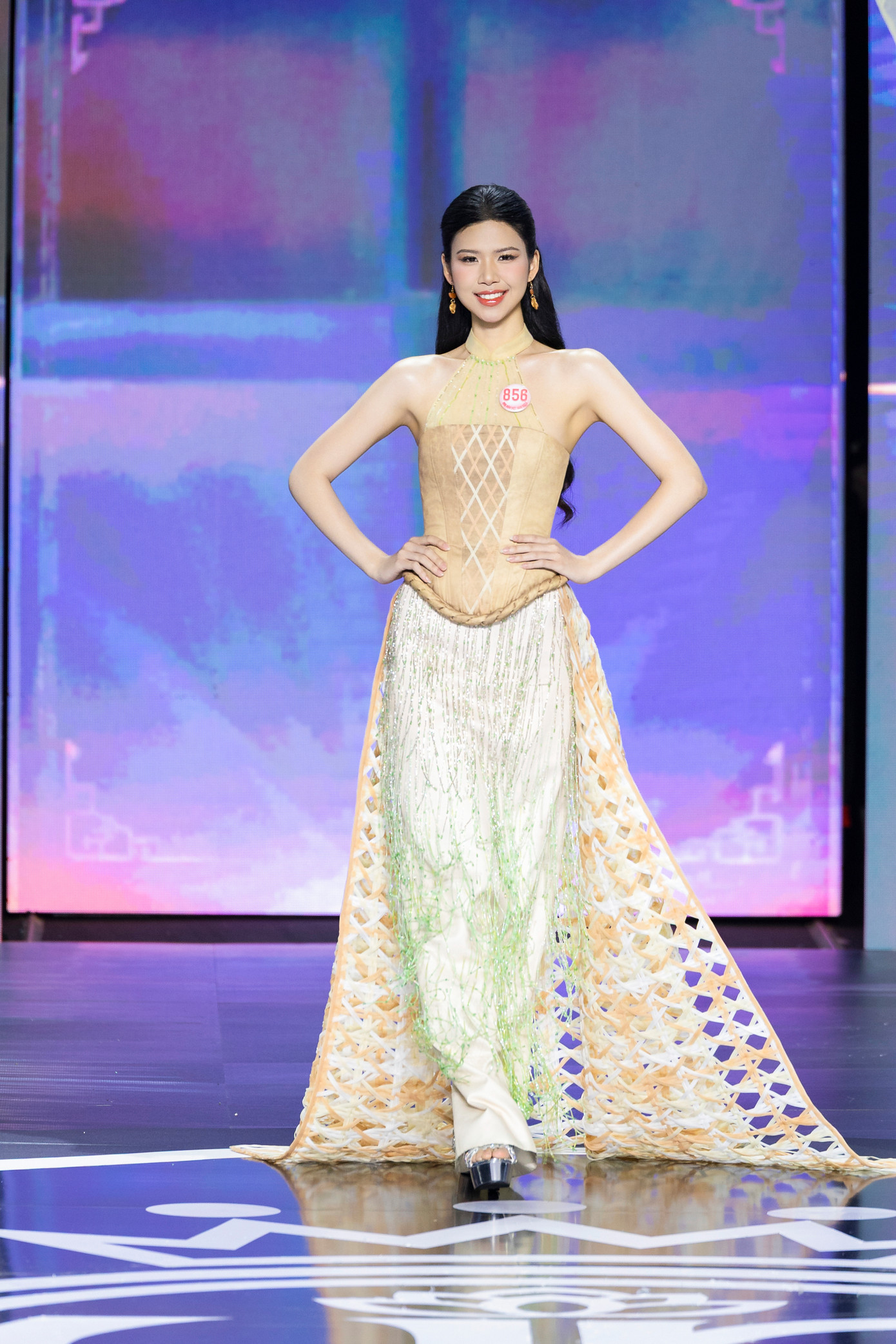 Cô gái đến từ Đà Nẵng cho biết cô đã ước mơ thi Hoa Hậu việt Nam 2024 từ năm học cấp 2. Chính vì vậy, cô hướng đến việc hoàn thiện bản thân từ ngoại hình, vóc dáng đến trau dồi tri thức, tư duy và kỹ năng.