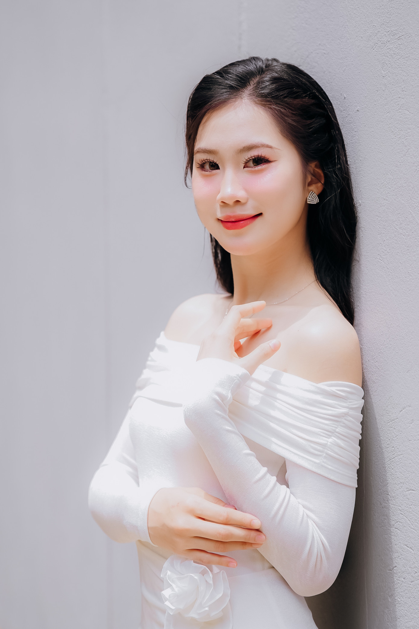 Thu Hằng cho biết cô thấy xúc động và hạnh phúc khi được xướng tên vào top 25 thí sinh của vòng chung kết Hoa hậu Việt Nam 2024. “Đó là sự cố gắng của tôi trong suốt hành trình vừa qua. Chắc chắn, tôi sẽ tận hưởng từng khoảnh khắc, trân trọng cơ hội này, và cố gắng hết sức hơn nữa trong đêm chung kết”, cô nói.