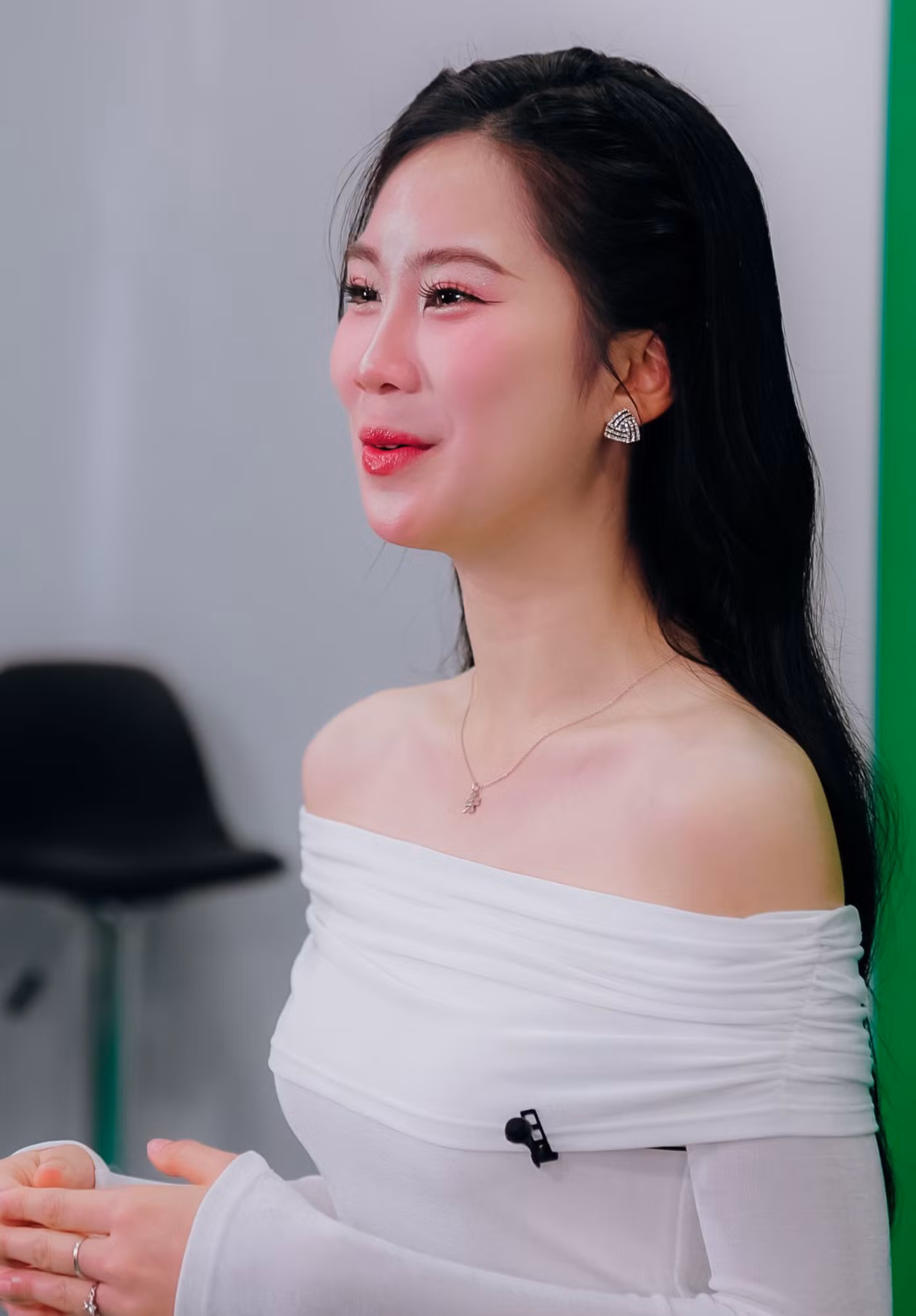 "Tôi đến với cuộc thi để học hỏi, trưởng thành từng ngày và nỗ lực để có thể giành được ngôi vị cao nhất của Hoa hậu Việt Nam 2024", nữ đảng viên tới từ Thanh Hóa khẳng định.