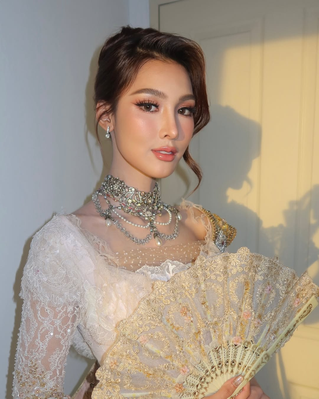 Mooham Chotnapa Kaewjarun đến từ tỉnh Phra Nakhon Si Ayutthaya, 25 tuổi, là người mẫu.