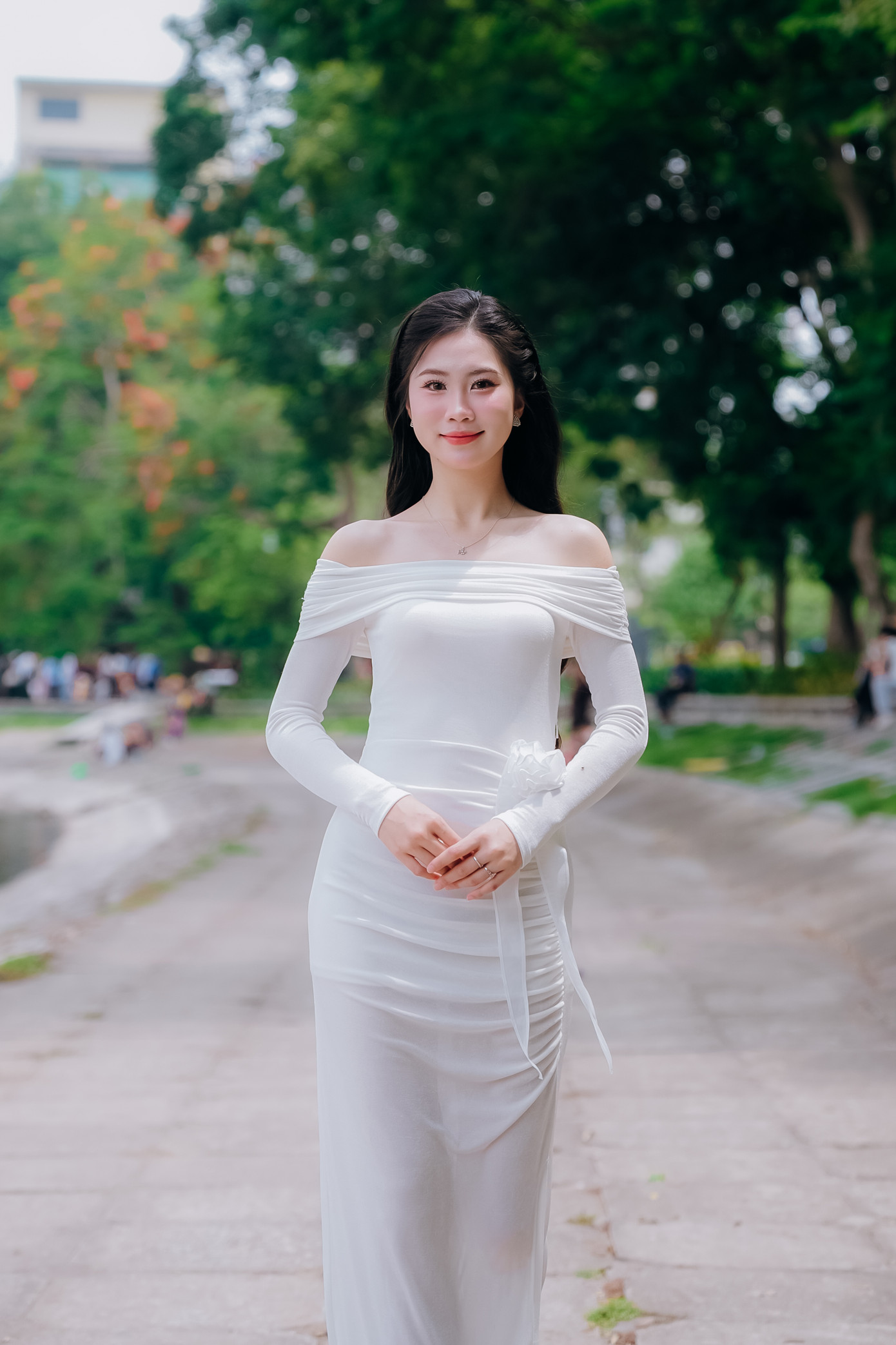 Thu Hằng chia sẻ cảm xúc tiếc nuối khi phải chia tay những người bạn sau vòng chung khảo. “Nhưng đây là cuộc thi nên chắc chắn sẽ có người rời đi và có người ở lại. Đôi khi, một cánh cửa đóng lại để mở ra những con đường mới. Dù hành trình này có kết thúc, những giá trị và cảm xúc vẫn còn đó, đọng lại như một ký ức đẹp trong lòng tôi và các bạn”, cô nói.