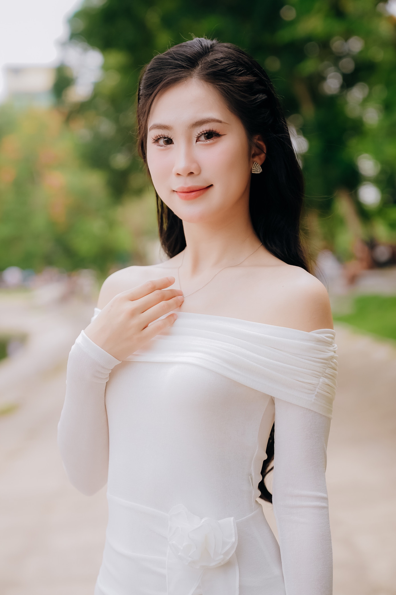 Thu Hằng nói cô không cố gắng để nổi bật hay khác biệt trong cuộc thi mà luôn là chính mình. “Hãy là chính mình, hãy tự tin với những thứ mình đang có và nỗ lực từng ngày để trở thành phiên bản tốt hơn”, cô chia sẻ.