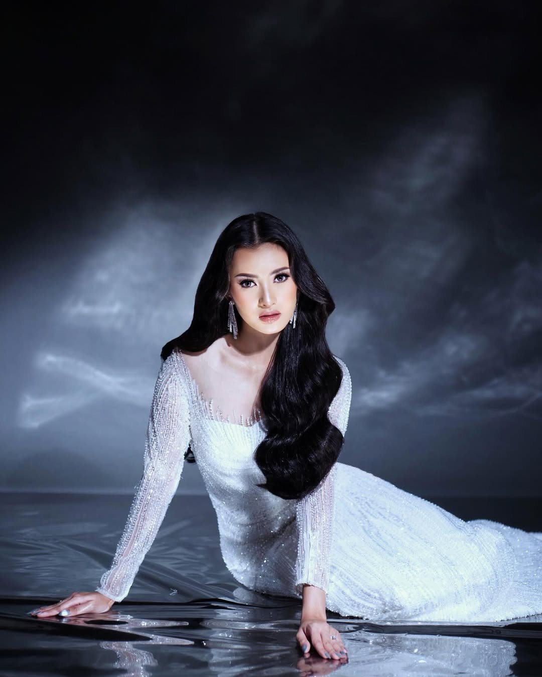 "Tôi tin rằng cùng nhau chúng ta có thể mang lại hy vọng, sức khỏe và nước sạch cho những người cần nó nhất. Mỗi hành động tử tế, dù nhỏ đến đâu, đều đưa chúng ta đến gần một tương lai tốt đẹp hơn”, Monica chia sẻ.