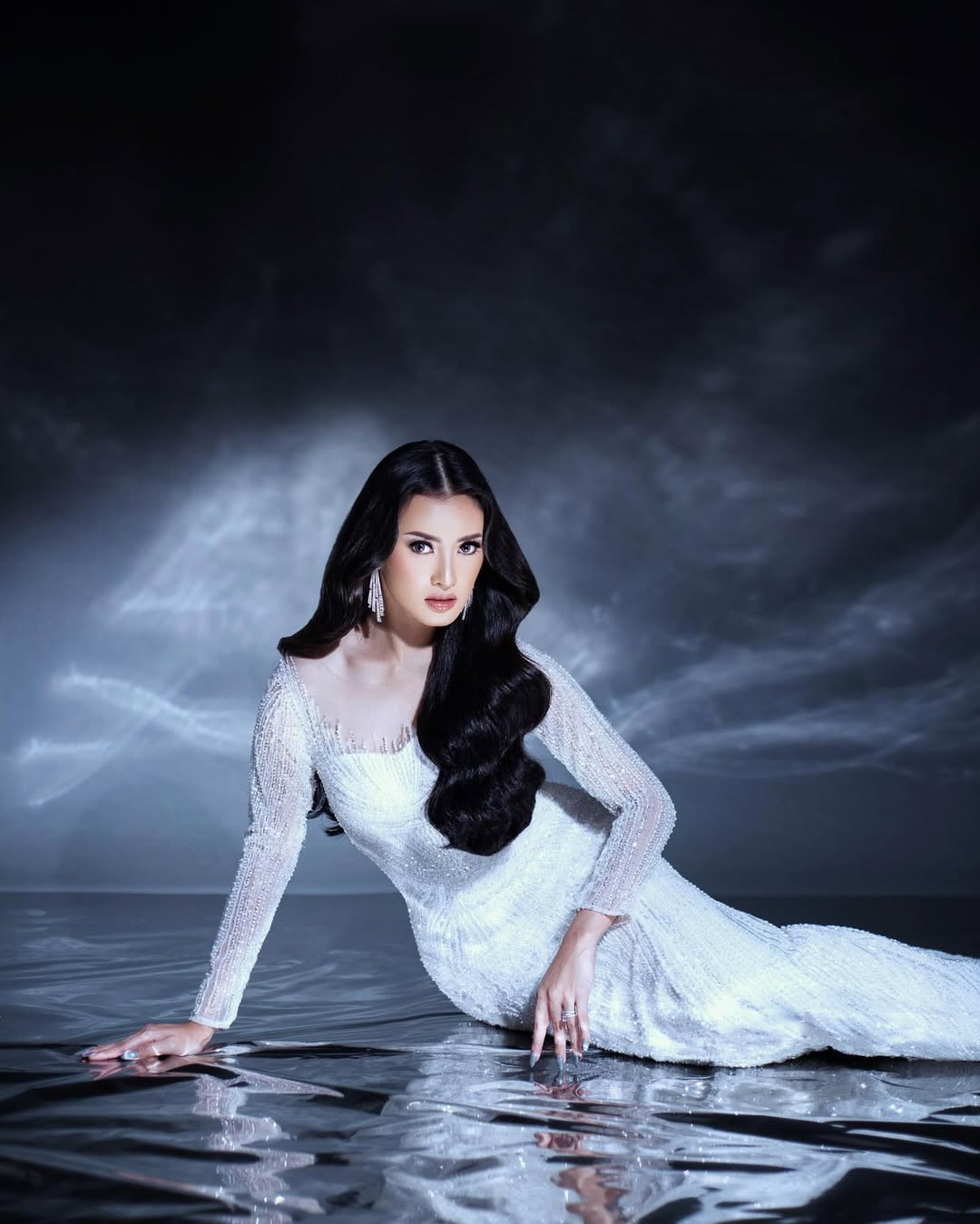 "Tôi tin rằng cùng nhau chúng ta có thể mang lại hy vọng, sức khỏe và nước sạch cho những người cần nó nhất. Mỗi hành động tử tế, dù nhỏ đến đâu, đều đưa chúng ta đến gần một tương lai tốt đẹp hơn”, Monica chia sẻ.