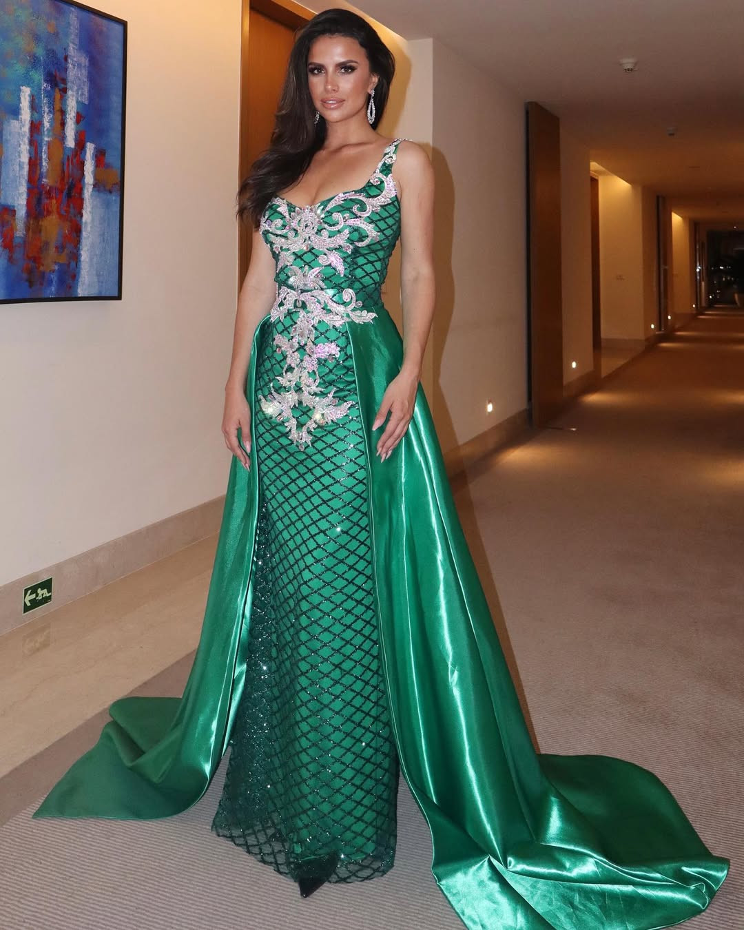 Jasmine tham gia tổ chức phi lợi nhuận Aoibhneas - nơi cô làm việc với phụ nữ và trẻ em phải đối mặt với bạo lực gia đình. Jasmine muốn truyền cảm hứng và trao quyền cho phụ nữ để họ mạnh mẽ lên tiếng.