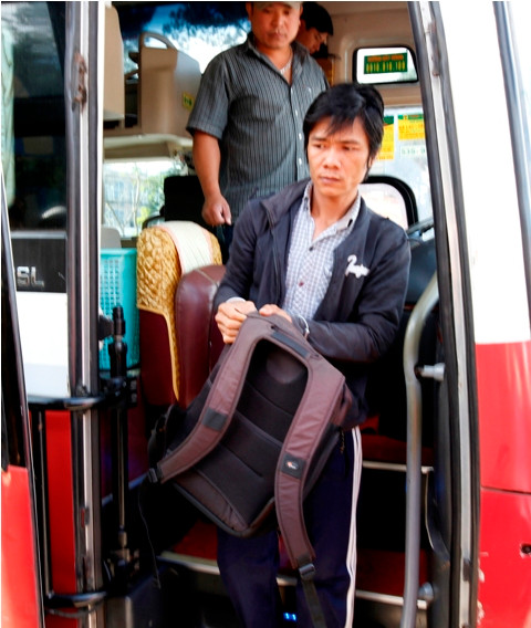 Dàn cảnh như phim hành động trộm 226 triệu đồng của nhà xe ảnh 2