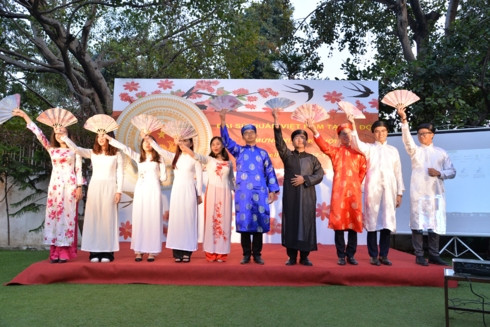 Ấn tượng áo dài Việt trong tết Việt tại Ấn Độ ảnh 2