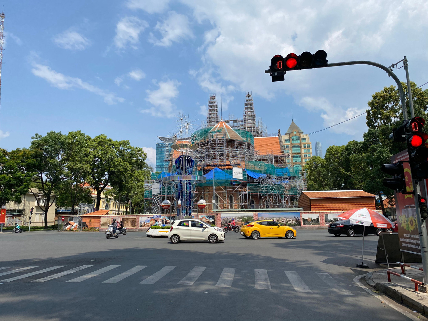 Khu vực Nhà thờ Đức Bà giao thông thoáng đãng.