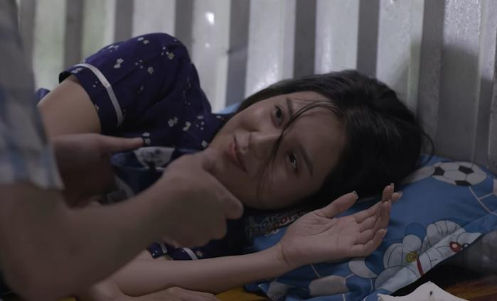 Hình ảnh của Thiên An trong MV gần 400 triệu view YouTube "Sóng Gió". Hình ảnh của Thiên An trong MV gần 400 triệu view YouTube "Sóng Gió".